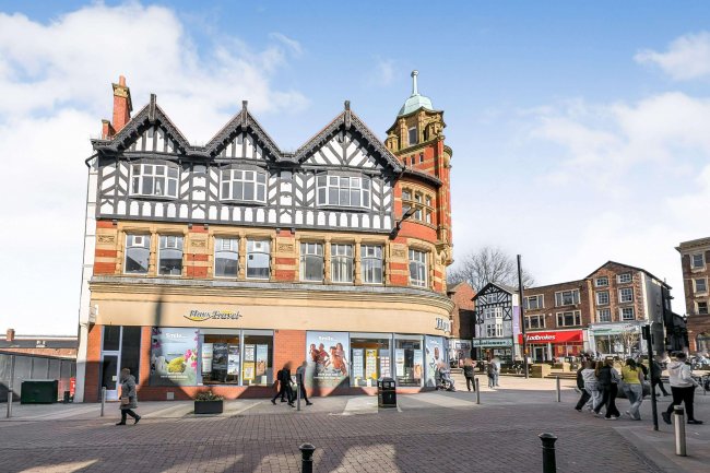 26 Market Place & 5 Market Street, Wigan, Lancashire, WN1 1PJ 10