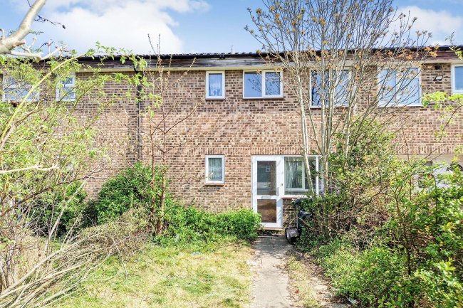 38 Brampton Close, Cheshunt, Waltham Cross, Hertfordshire EN7 6HZ 8