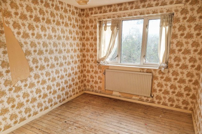 38 Brampton Close, Cheshunt, Waltham Cross, Hertfordshire EN7 6HZ 8