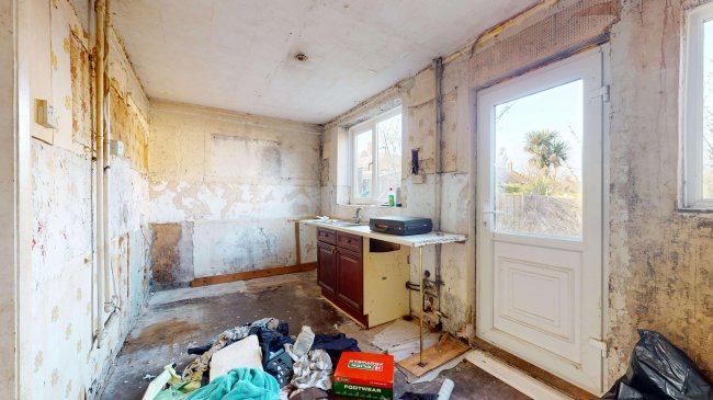 126 Usk Road, South Ockendon, Essex, RM15 4NT 5