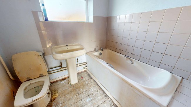 126 Usk Road, South Ockendon, Essex, RM15 4NT 5