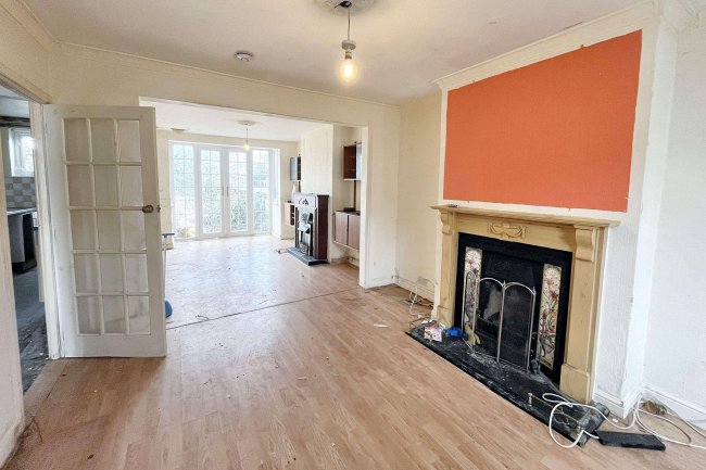 24 Castleton Road, Mitcham, CR4 1NY 8