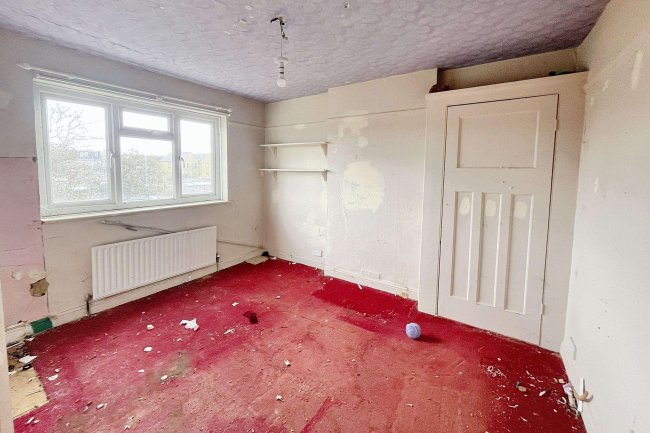 24 Castleton Road, Mitcham, CR4 1NY 8