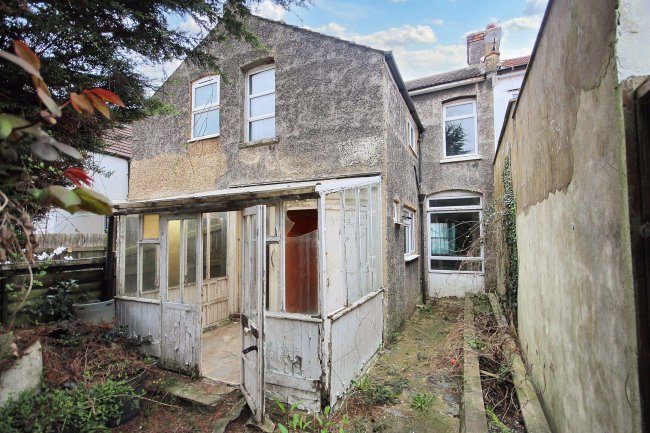 85 Kings Avenue, Watford, Hertfordshire, WD18 7SB 1