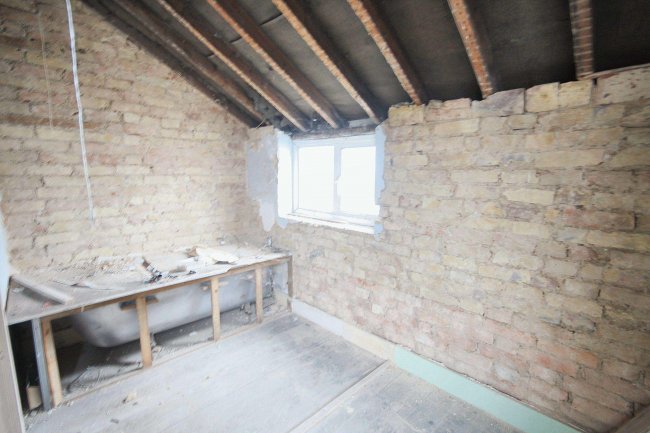 85 Kings Avenue, Watford, Hertfordshire, WD18 7SB 1