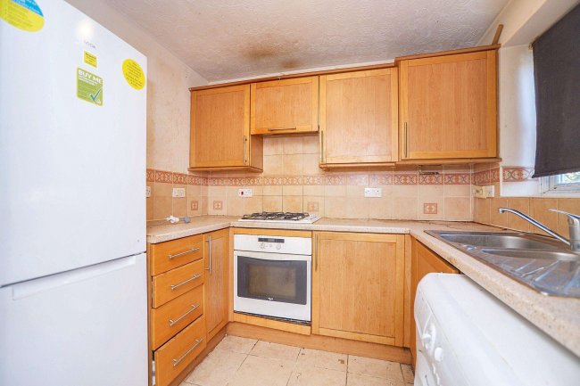 6 Grasshaven Way, Thamesmead, London, SE28 8TH 4