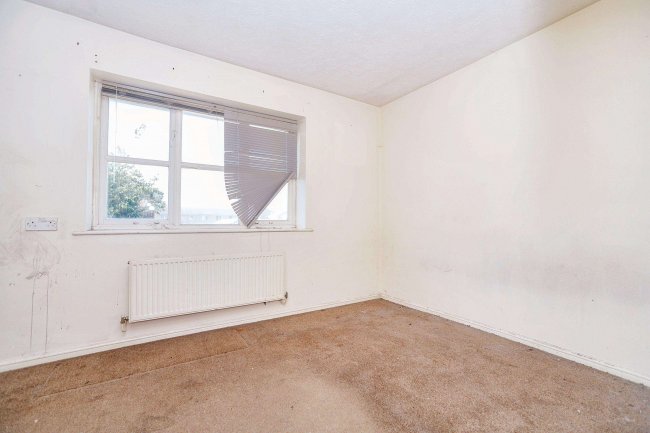 6 Grasshaven Way, Thamesmead, London, SE28 8TH 4