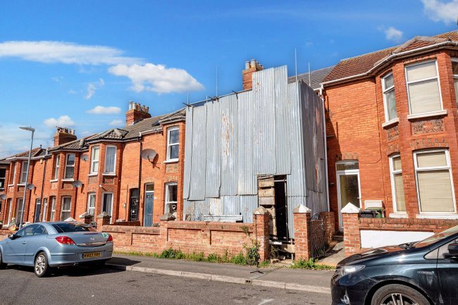 19 Southview Road, Weymouth, DT4 0JE 3