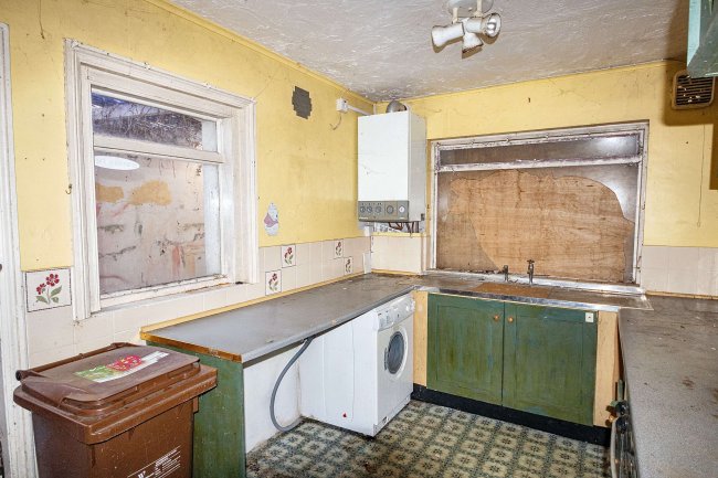 19 Southview Road, Weymouth, DT4 0JE 3