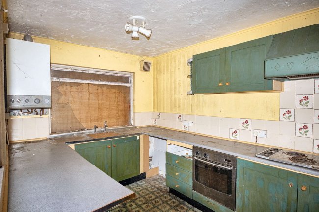 19 Southview Road, Weymouth, DT4 0JE 3