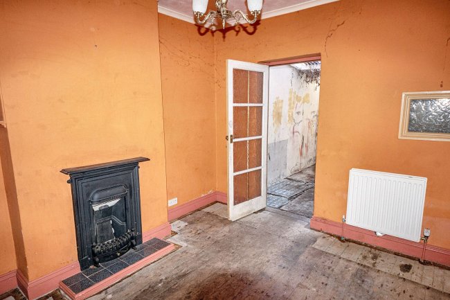 19 Southview Road, Weymouth, DT4 0JE 3