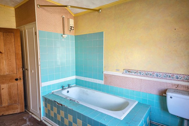 19 Southview Road, Weymouth, DT4 0JE 3