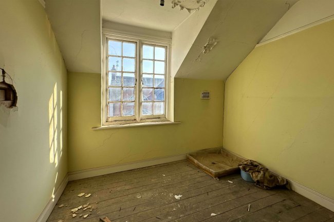 129-133 Hamilton Road, Felixstowe, Suffolk, IP11 7AB 8