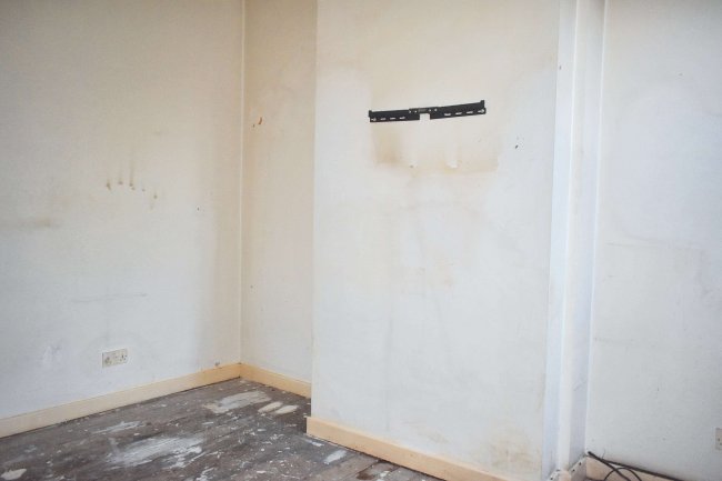 43 West Bromwich Road, Walsall, West Midlands, WS1 3HR 4