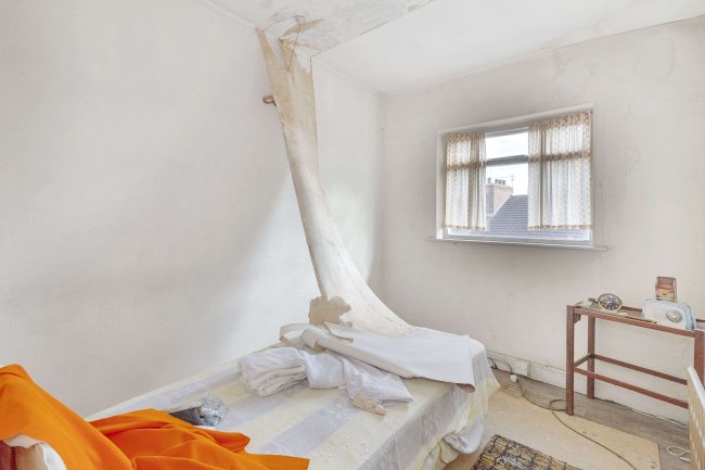 14 Thurgarton Street, Nottingham, NG2 4AG 1