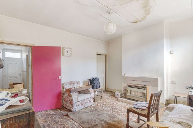 14 Thurgarton Street, Nottingham, NG2 4AG 1