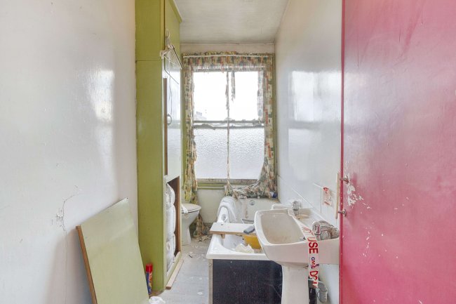 14 Thurgarton Street, Nottingham, NG2 4AG 1