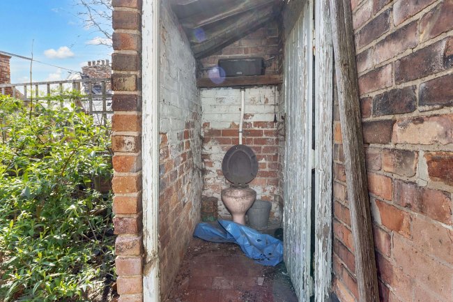 14 Thurgarton Street, Nottingham, NG2 4AG 1