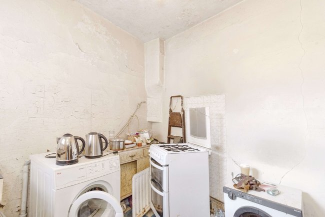 14 Thurgarton Street, Nottingham, NG2 4AG 1