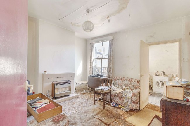 14 Thurgarton Street, Nottingham, NG2 4AG 1