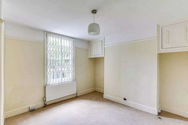 61 St James Road, Croydon, CR0 2US 7