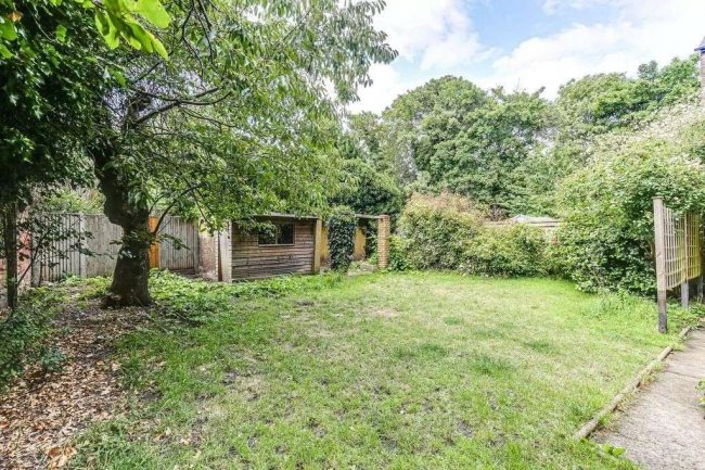 61 St James Road, Croydon, CR0 2US 7