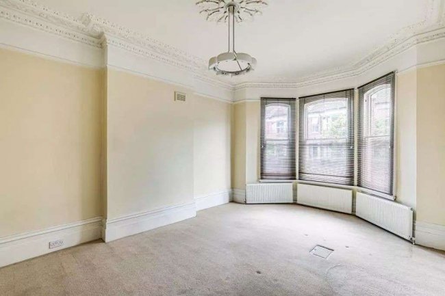 61 St James Road, Croydon, CR0 2US 7