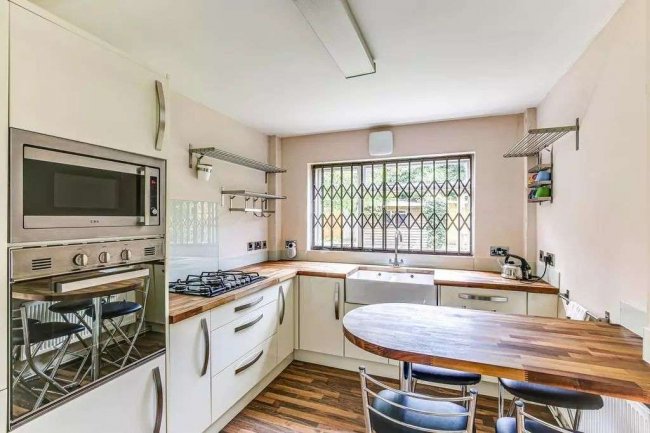 61 St James Road, Croydon, CR0 2US 7