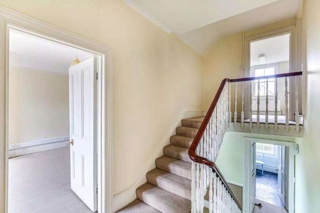 61 St James Road, Croydon, CR0 2US 7