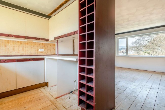 Flat 2 Thompson Court , 70 Landguard Road, Shanklin, Isle of Wright, PO37 7HU 3