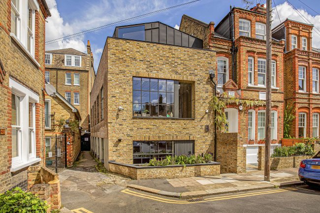 31 Ruvigny Gardens, Putney, London, SW15 1JR 7