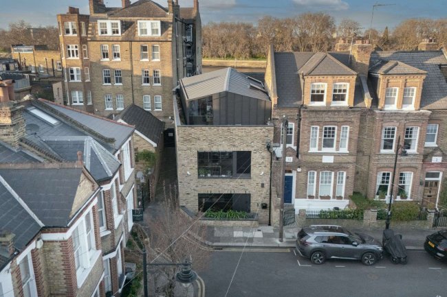 31 Ruvigny Gardens, Putney, London, SW15 1JR 7