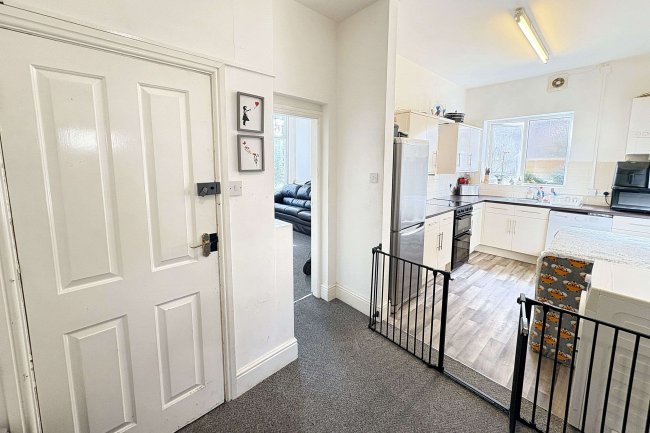 2a Abbey Park Road, Grimsby, North East Lincs, DN32 0HR 9