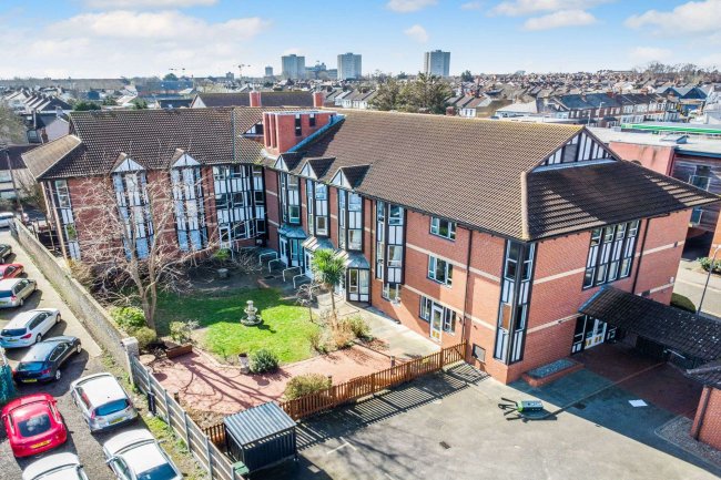 Bradbury Care Home, 2 Roots Hall Drive, Westcliff-on-Sea, Southend-on-Sea SS2 6DA 10