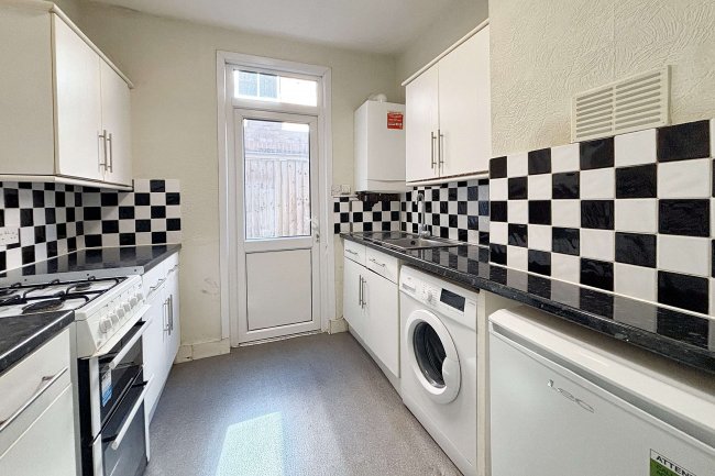 108 Diana Road, Walthamstow, E17 5LF 6