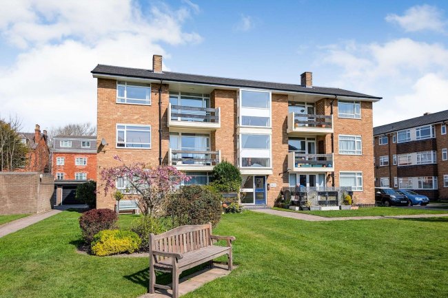 75 Victoria Court, Southport, Merseyside, PR8 2DN 7