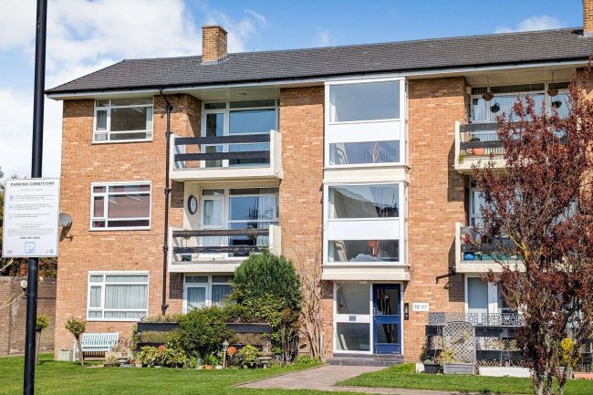 75 Victoria Court, Southport, Merseyside, PR8 2DN 7