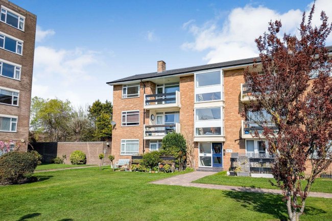 75 Victoria Court, Southport, Merseyside, PR8 2DN 7