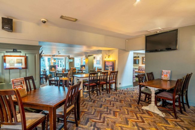 The Exchequer, 60 High Street, Kirkcaldy, KY1 1NB 7