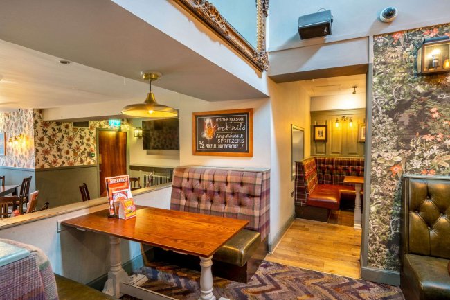 The Exchequer, 60 High Street, Kirkcaldy, KY1 1NB 7