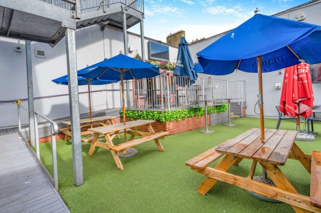 The Exchequer, 60 High Street, Kirkcaldy, KY1 1NB 7