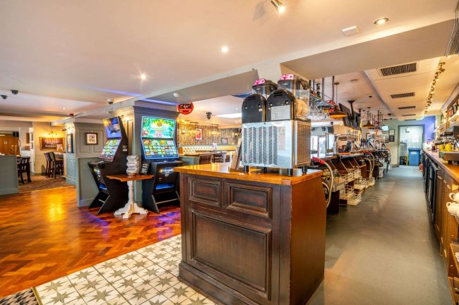 The Exchequer, 60 High Street, Kirkcaldy, KY1 1NB 7