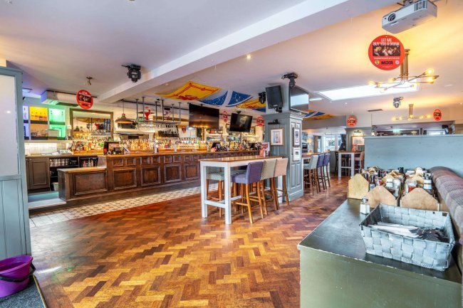 The Exchequer, 60 High Street, Kirkcaldy, KY1 1NB 7