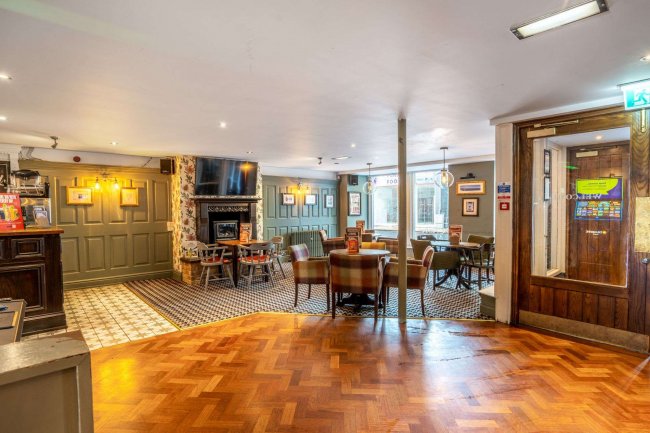 The Exchequer, 60 High Street, Kirkcaldy, KY1 1NB 7