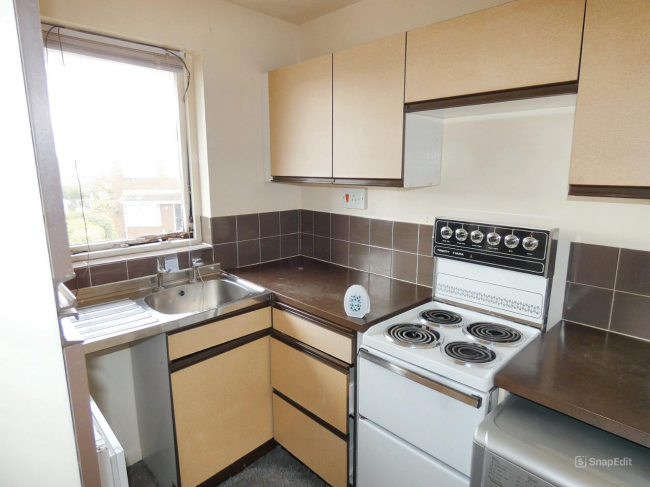 25 Greylees Avenue, Hull, HU6 7YG 10