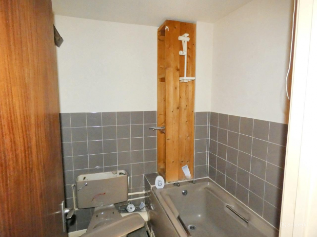 25 Greylees Avenue, Hull, HU6 7YG 10