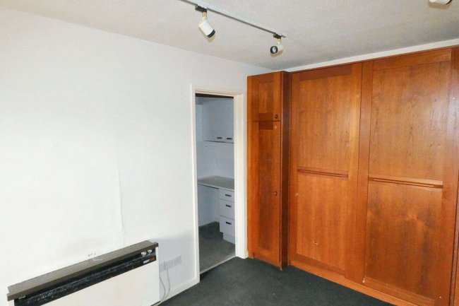 25 Greylees Avenue, Hull, HU6 7YG 10