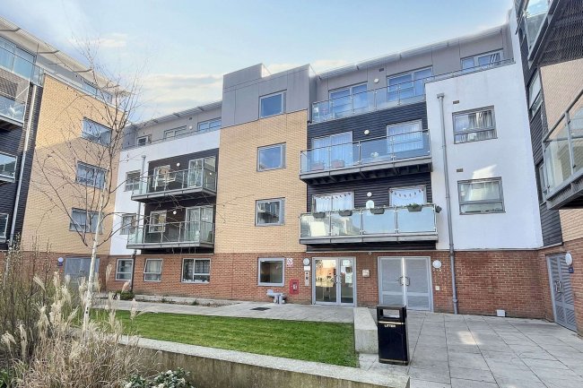 Flat 7, Clover Lodge, Talbot Close, Mitcham, CR4 1FE 2