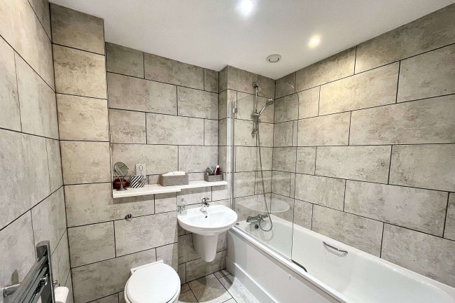 Flat 7, Clover Lodge, Talbot Close, Mitcham, CR4 1FE 2