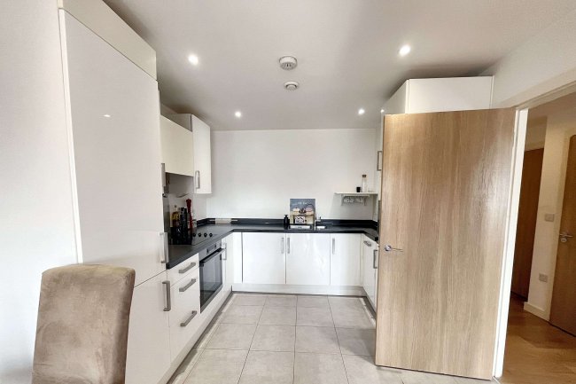 Flat 7, Clover Lodge, Talbot Close, Mitcham, CR4 1FE 2